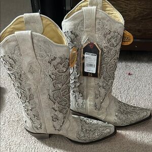 Embroidered Western Boots - Cream
